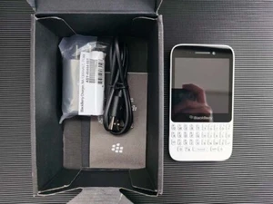 BlackBerry Q5 Unlocked 4G 8GB 5MP Keyboard Smartphone (SQR100-1) Works well - Picture 1 of 17