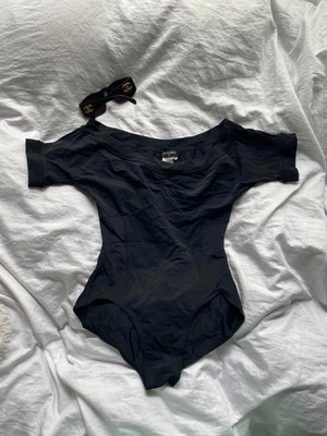 Traje de baño Chanel talla 42 color negro para mujer nuevo sin usar de Japón Foto 1 de 3