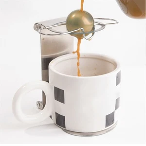 Edelstahl Eiskugel mit Halter für Kaffeebecher und Whiskyglas Verwendung - Picture 1 of 12