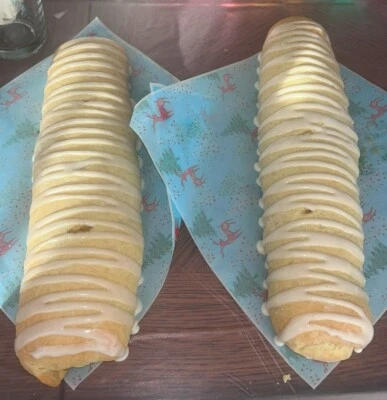 Rollo de nueces tronco Kolachi rollo pan pastelería hecho a pedido postre casero fresco Foto 1 de 4