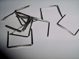 50 PZ CLIPS DORATO ORO GANCIO CHIUSURA CRISTALLI RICAMBIO LAMPADARIO ACCESSORI - Picture 1 of 1