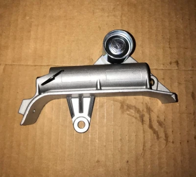 Tensor de correa de distribución del motor MTC - #06B-109-477 / 4379 - Se adapta a Audi y Volkswagen Foto 1 de 4