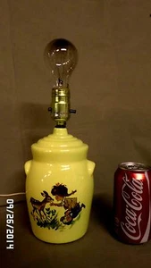 242M Vintage Kinderzimmer 10" gelbe Keramik Tischlampe Mädchen mit Hirsch von Junique USA - Bild 1 von 6