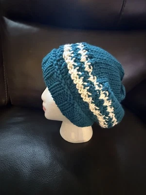 Ручной работы бирюзовый белый вязаный крючком сутулиться Beanie легкий мягкий зимняя осень шляпа  - Изображение 1 из 4