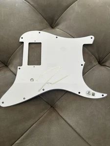 PICKGUARD firmato Jeremy Allen bianco che gioca Bruce Springsteen con Beckett Coa - Foto 1 di 3