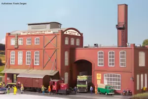 PIKO 61144 HO Scale Weyermanss Malt Plant Kit - Picture 1 of 1