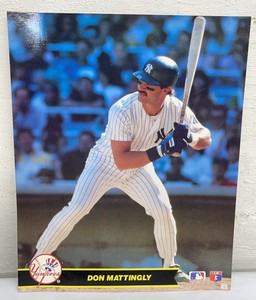 Don Mattingly 8x10 Glossy At Bat Photo NY Yankees 1990 Collectors Marketing Corp