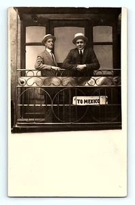 Postcard RPPC Real Photo Two Men On Board A Train To Mexico Between 1910 & 1915 - Picture 1 of 3
