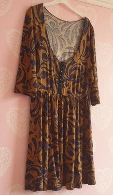 Evie leaf print jersey dress fit and flare  dress  UK 16 - Image 1 of 2