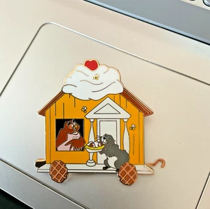 DISNEY WINNIE THE POOH ICE CREAM TRAIN OWL & GOPHER PIN - Picture 1 of 2