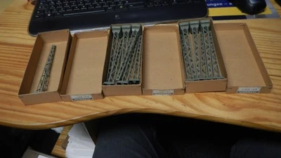 H0 Märklin 800er 409T 13 Turmmasten Oberleitung Masten in alter OVP - Bild 1 von 3