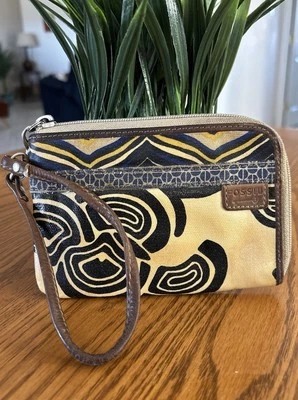 Cartera ligera de verano FOSSIL con tarjetero estampado tribal 6x4 Foto 1 de 4