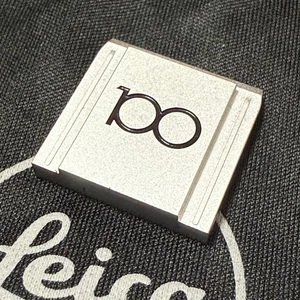 Leica 100 Years Anniversary Hot Shoe Cover Silver Chrome Limited Edition Unused - Picture 1 of 7