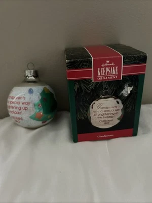 Hallmark Keepsake Ornament 1992 ABUELOS vidrio en caja con percha Foto 1 de 4