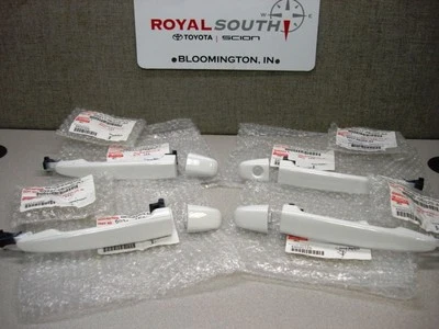 Toyota Tacoma 10-15 с двойной кабиной супербелые окрашенные дверные ручки подлинный оригинальный производитель оборудования - Изображение 1 из 3