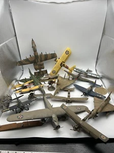 Collection of 16 Vintage Military Airplanes JETS Models Kits Dusty AS IS Parts - Picture 1 of 23