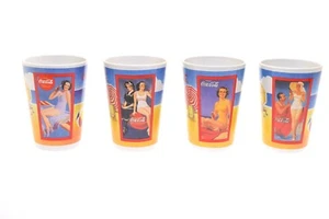 Vasos de Coca Cola Coca-Cola a través de los años bellezas de baño - Juego de 4 NUEVOS - Imagen 1 de 2