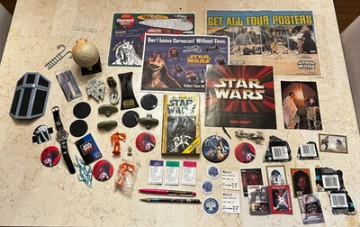 Lote de cajones de chatarra coleccionables Star Wars lote figuras tarjetas pogs reloj juego piezas Foto 1 de 4