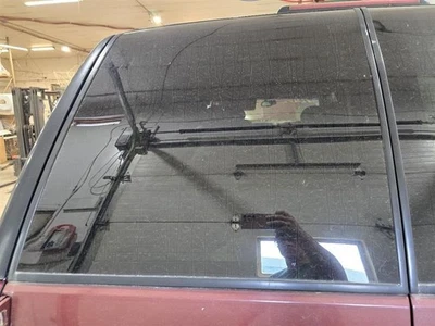 Driver Back Glass Door Heated With Privacy Tint Fits 92-99 SUBURBAN 1500 591061 Foto 1 de 4
