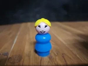 Vintage Fisher Price little people blue mom/woman yellow/blonde hair - Imagen 1 de 4
