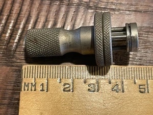 HERRAMIENTA DE BROCHADO/SOPORTE RELOJERO/JOYERO VINTAGE SIN MARCA 10 AGUJEROS - Imagen 1 de 4