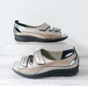 Scarpe sandalo Hotter Comfort Concept misura 6,5 pelle argento punta aperta stappy flat - Foto 1 di 16
