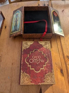 The Definitive Good Omens Ineffable Edition 172/666 Signed by Gaiman/Kidby - Picture 1 of 19