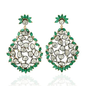 Orecchini pendenti vintage con diamanti e smeraldo goccia in oro 18 kt e arge... - Foto 1 di 4