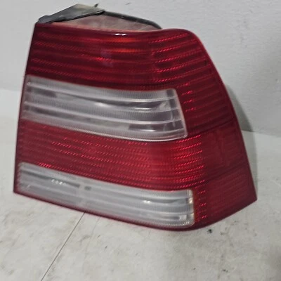 Luz trasera derecha pasajero Volkswagen Jetta 2003 2004 2005 1JM945096 OEM Foto 1 de 4