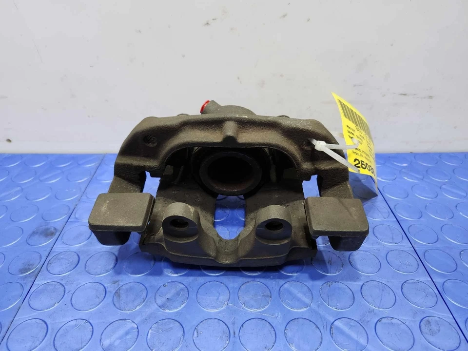 03-08 Conjunto de pinza de freno delantera derecha lado pasajero BMW Z4 OEM 34116758114 Foto 1 de 4