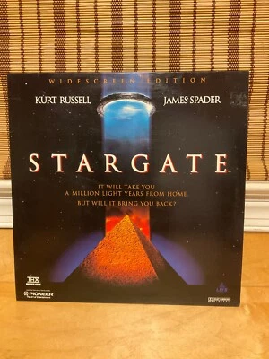 Stargate (Laserdisc, 1995) Kurt Russell - Image 1 of 2