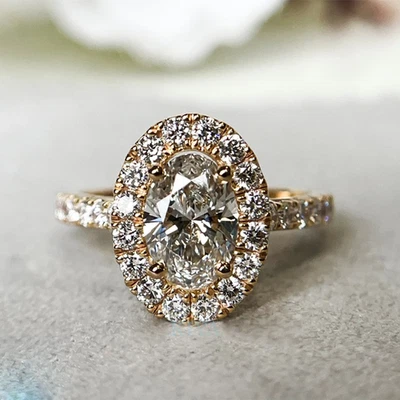 Anillo de boda de diamantes certificado por IGI GIA ovalado de 1,35 quilates cultivado en laboratorio oro amarillo de 14 K Foto 1 de 4