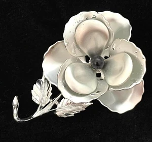 Vintage CELEBRITY Signed Large Flower Brooch Silver tone Morning Dew Runway Pin - Picture 1 of 11