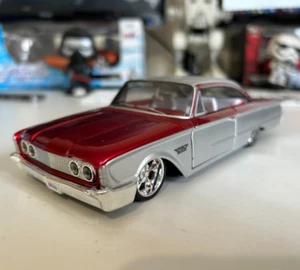 Ford Starliner 1960 1:26 Maisto Pro Rodz Diecast Model Car – Boxed - Picture 1 of 11