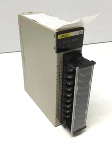 New Omron C200H-OD211 Solid State Output Unit Module, 24VDC 0.3A, 12-Point - Picture 1 of 5