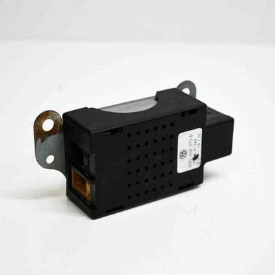 Amplificateur d'antenne VW GOLF V 1K1 5M0035570B 1.4 essence 55kw 2005 2736858 - Photo 1/4