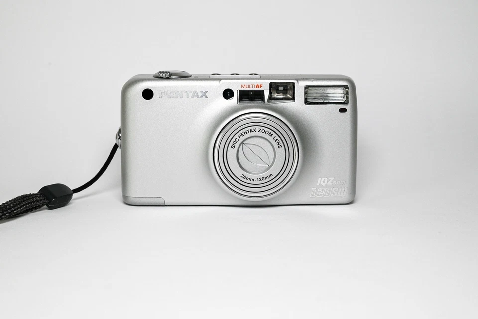 Cámara fotográfica compacta Pentax IQZoom 120SW 35 mm - Probada con película y funcionando Foto 1 de 4