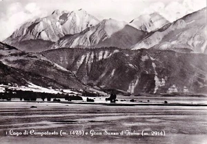 Lago di Campotosto (m.1425) e Gran Sasso d'Italia (m.2914) [grande, b/n] - Picture 1 of 2