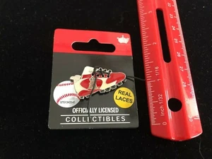 NEW Boston Red Sox Shoe Lapel Pin - Real Laces! -Red / White - MLB Licensed - Picture 1 of 1
