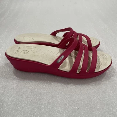 Женские сандалии Crocs Patricia на танкетке ярко-розовые/белые размер 8 отличное состояние товара - Изображение 1 из 4