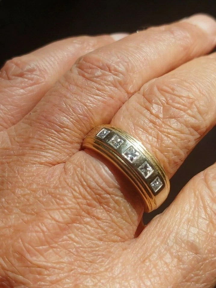 THE LEO Men's .67 ct. Princess Cut 5 Diamond Ring 14k Gold 11 gms Kay Jewelers - Image 1 of 1