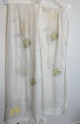Paneles de cortina transparentes Pottery Barn Kids mariposa x2 verde amarillo blanco 43x94 Foto 1 de 4