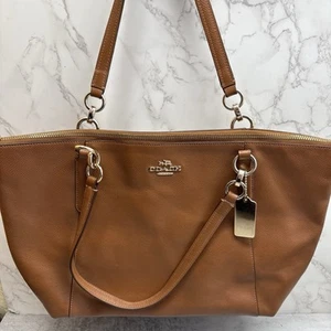 Authentic COACH Pebbled Leather Handbag Purse Brown Shoulder Bag - Picture 1 of 16