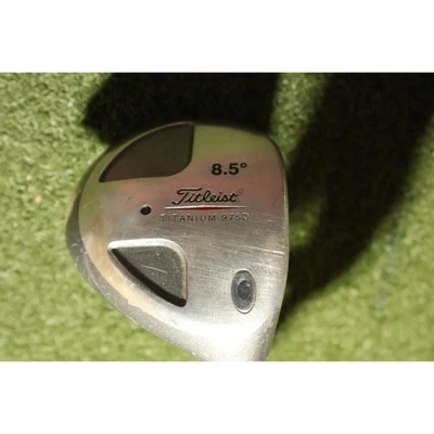 Titleist Titanium 975D 44.5" Golf 8.5° Driver RH / 6N-WD17 - Image 1 of 4