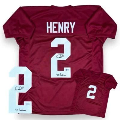 Jersey Derrick Henry Autografiado FIRMADO con Inscripción Heisman - Beckett Foto 1 de 3