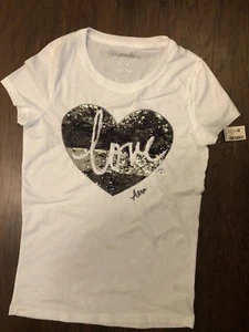 NWT. Women’s Areopostale Sequin Heart Love Shirt. Size Medium. - Picture 1 of 1
