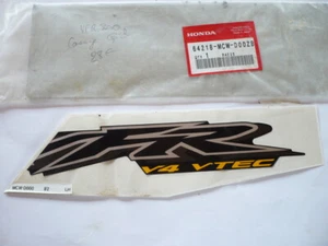 AUTOCOLLANT CARENAGE Gche HONDA VFR 800  Ref: 64218-MCW-D00ZB - Imagen 1 de 1