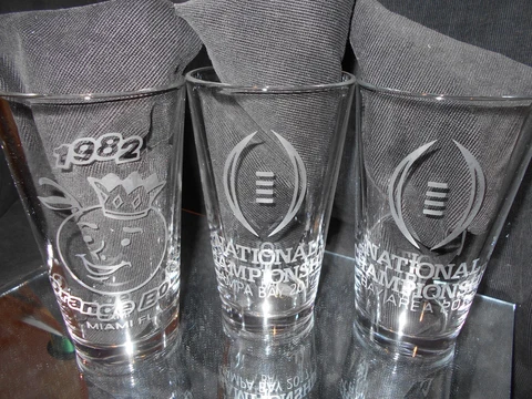 1982 2017 2019 NCAA FOOTBALL NATIONIAL CHAMPION CLEMSON TIGERS ETCHED GLASSES Cover