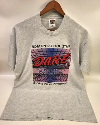 Футболка 1990-е DARE To Keep Kids Off Drugs школьный персонал США одинарный шов L - Изображение 1 из 3