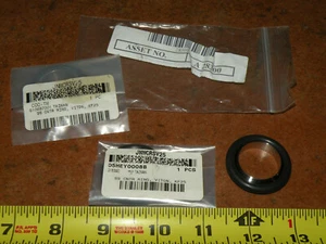 (3) SWAGELOK JNWCRSV25 Viton SS Center Ring KF / NW 25 New - Picture 1 of 2